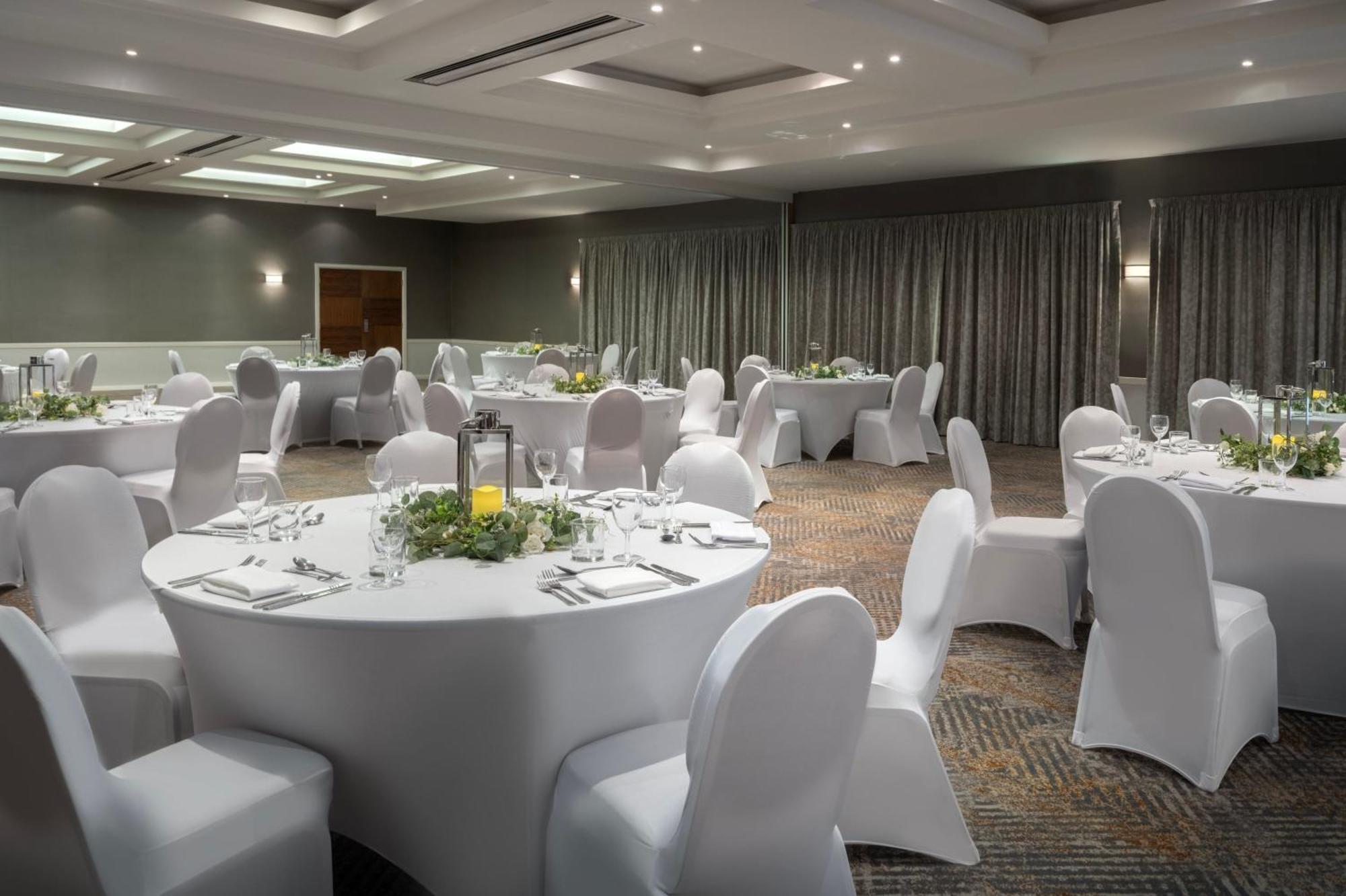 Delta Hotels By Marriott Peterborough Exteriör bild