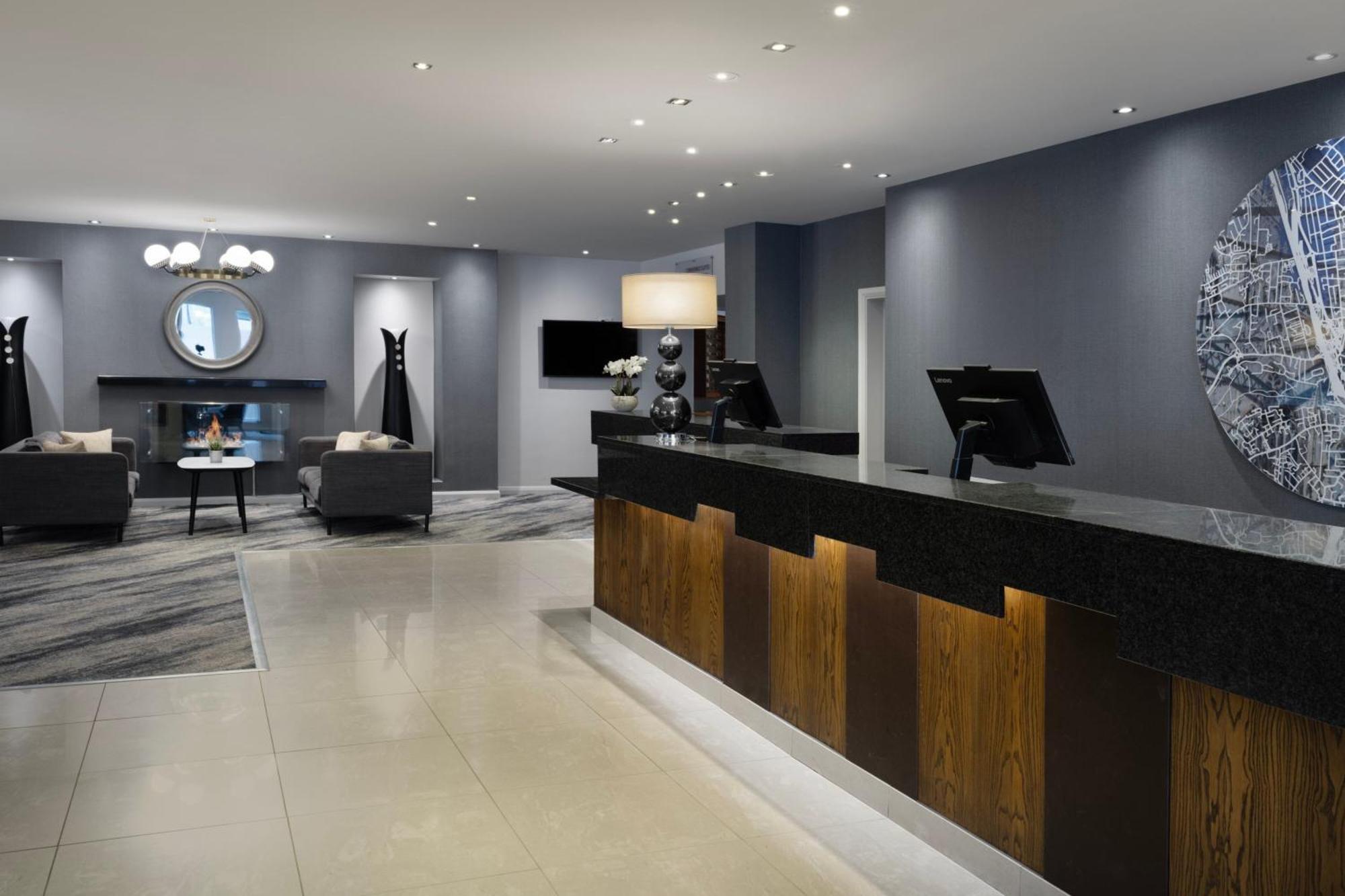 Delta Hotels By Marriott Peterborough Exteriör bild