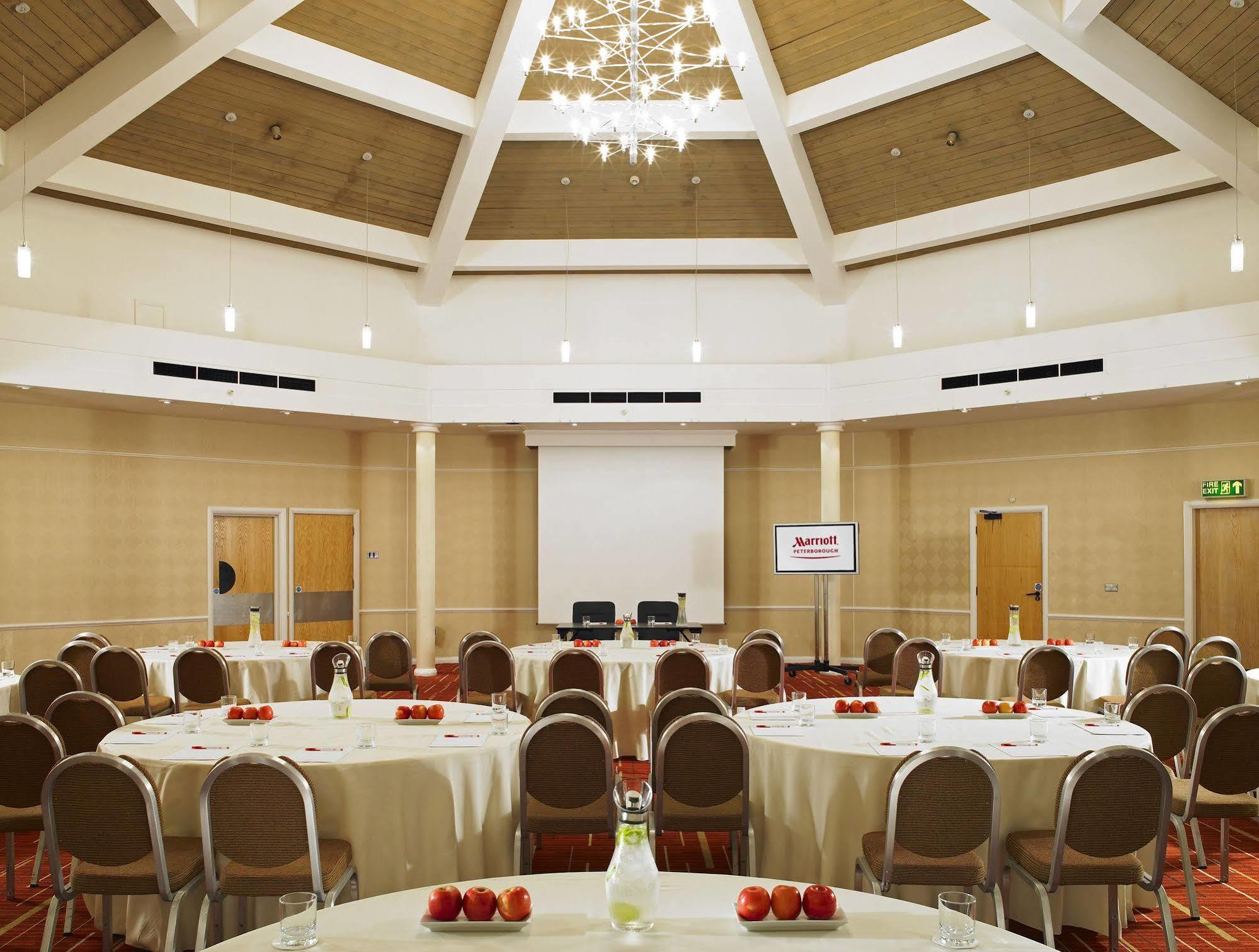Delta Hotels By Marriott Peterborough Exteriör bild